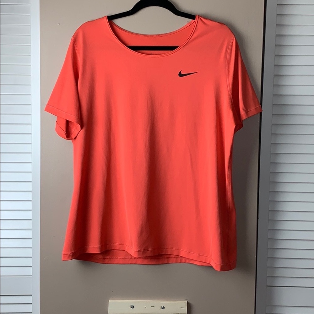 Nike Scoop Neck Tee